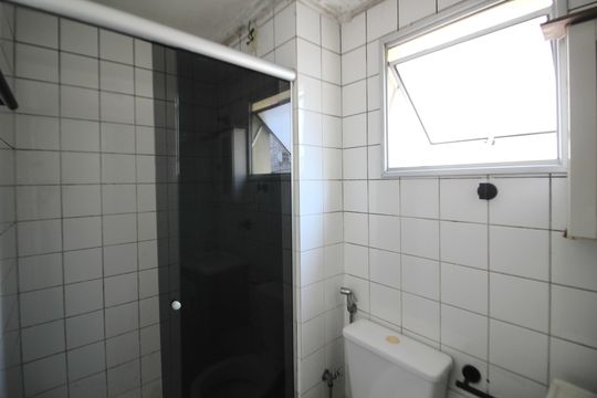 Banheiro  de apartamento para alugar com 2 quartos, 52m² em Jardim Lourdes, Ferraz de Vasconcelos