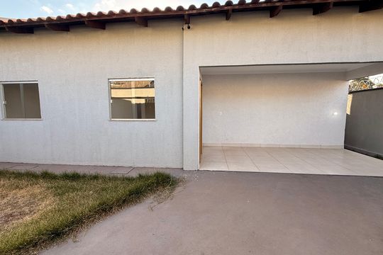 Garagem de casa à venda com 3 quartos, 300m² em Residencial Santa Fé, Goiânia