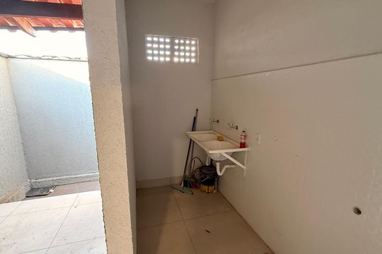 Área de Serviço de casa à venda com 3 quartos, 300m² em Residencial Santa Fé, Goiânia