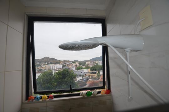 Banheiro da Suíte de apartamento à venda com 2 quartos, 112m² em Vila Valqueire, Rio de Janeiro