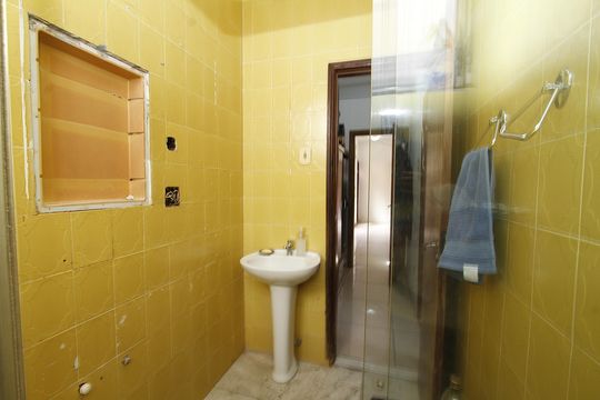Banheiro 2 de casa à venda com 4 quartos, 250m² em Nova Granada, Belo Horizonte