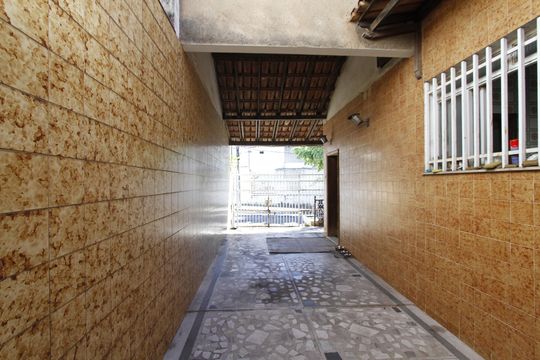 Garagem de casa à venda com 4 quartos, 250m² em Nova Granada, Belo Horizonte