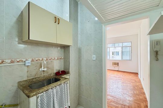 Apartamento para alugar com 1 quarto, 25m² em Leme, Rio de Janeiro