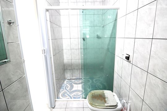 Banheiro de casa para alugar com 1 quarto, 80m² em Parque Cisper, São Paulo