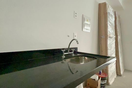 Cozinha de apartamento à venda com 1 quarto, 44m² em Vila Anglo Brasileira, São Paulo