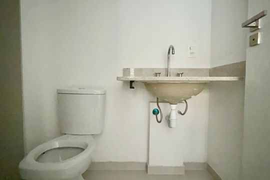 Banheiro da Suíte de apartamento à venda com 1 quarto, 44m² em Vila Anglo Brasileira, São Paulo
