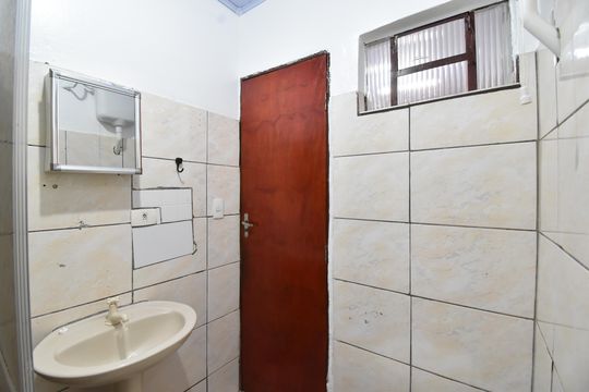 Banheiro de apartamento para alugar com 2 quartos, 45m² em Parque da Fonte, São José dos Pinhais