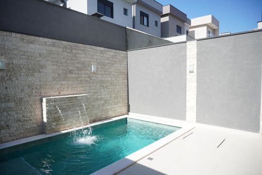 Piscina de casa de condomínio à venda com 2 quartos, 144m² em Alphaville, Santana de Parnaíba