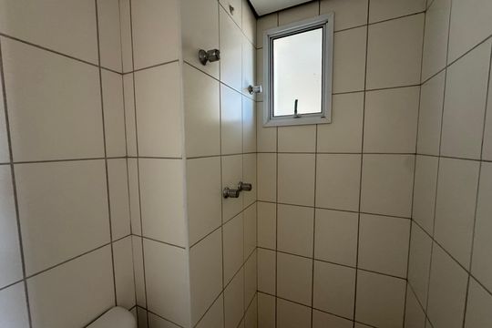Banheiro de apartamento à venda com 3 quartos, 60m² em Vila das Belezas, São Paulo