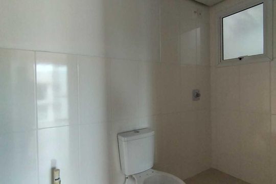 Banheiro de apartamento para alugar com 2 quartos, 50m² em Santo Afonso, Novo Hamburgo
