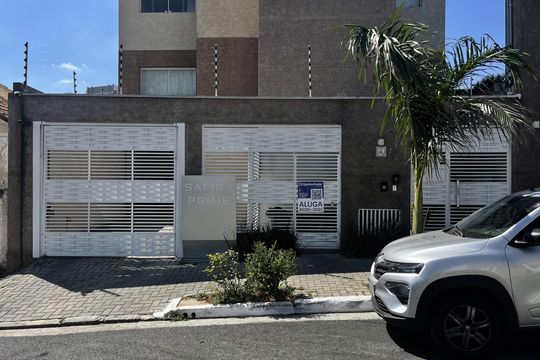Fachada + Placa de apartamento para alugar com 2 quartos, 33m² em Vila Guilhermina, São Paulo