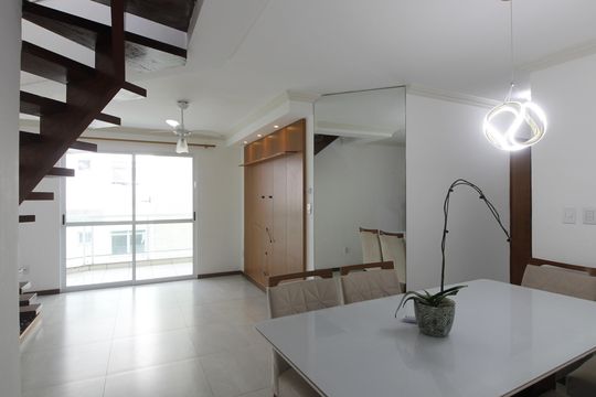 Apartamento para alugar com 4 quartos, 165m² em Braga, Cabo Frio