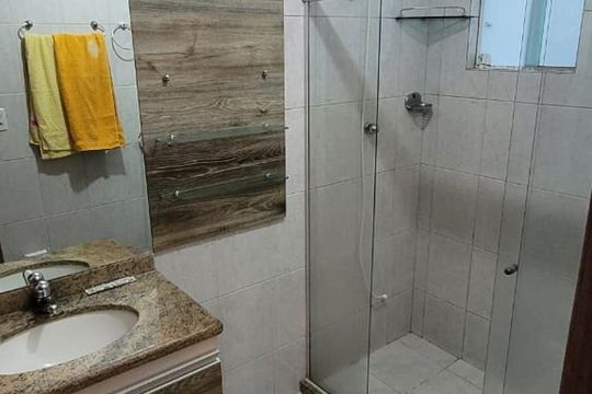 Banheiro de apartamento para alugar com 4 quartos, 165m² em Braga, Cabo Frio