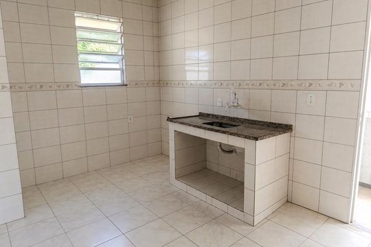Cozinha de casa para alugar com 1 quarto, 100m² em Vila Kosmos, Rio de Janeiro