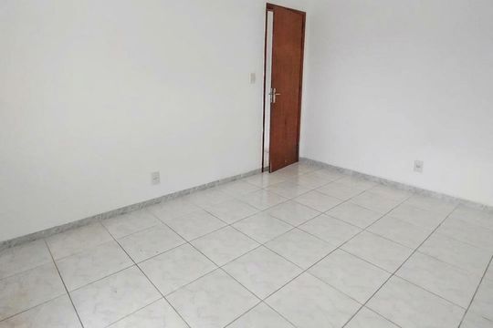 Quarto de casa para alugar com 1 quarto, 100m² em Vila Kosmos, Rio de Janeiro