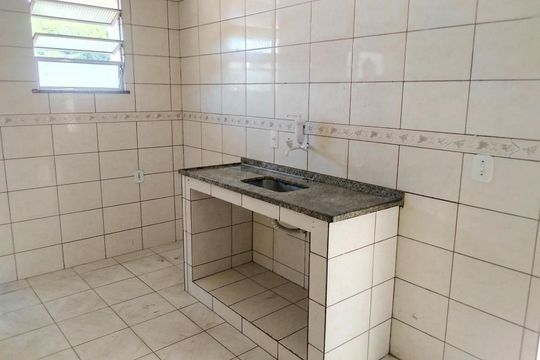 Cozinha de casa para alugar com 1 quarto, 100m² em Vila Kosmos, Rio de Janeiro