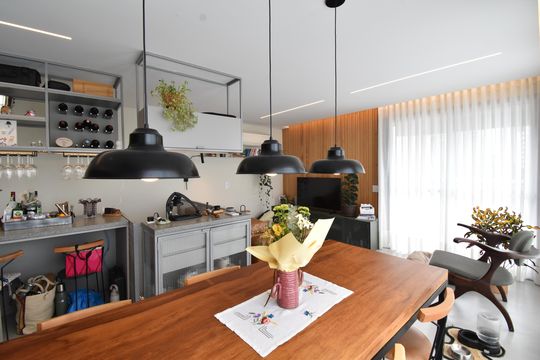 Sala/Cozinha de apartamento para alugar com 3 quartos, 136m² em Alto da Glória, Curitiba