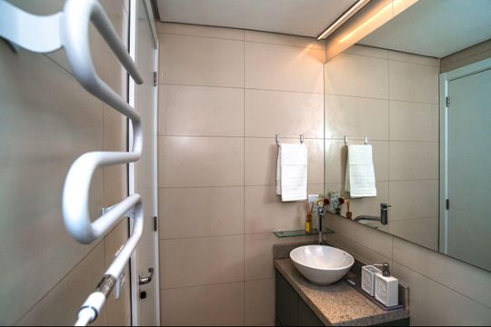 Banheiro de apartamento para alugar com 1 quarto, 40m² em Farroupilha, Porto Alegre