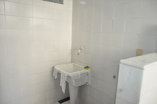Área de serviço de apartamento para alugar com 2 quartos, 70m² em Todos Os Santos, Rio de Janeiro