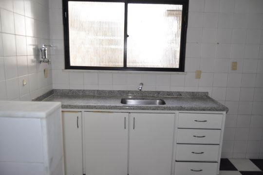 Cozinha de apartamento para alugar com 2 quartos, 70m² em Todos Os Santos, Rio de Janeiro