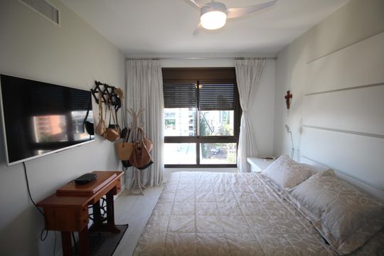 Suíte 1 de apartamento para alugar com 4 quartos, 176m² em Moinhos de Vento, Porto Alegre