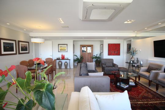 Apartamento para alugar com 4 quartos, 176m² em Moinhos de Vento, Porto Alegre