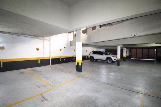 Garagem de apartamento para alugar com 4 quartos, 176m² em Moinhos de Vento, Porto Alegre