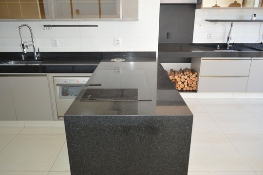 Cozinha de casa de condomínio para alugar com 3 quartos, 146m² em Bonfim Paulista, Ribeirão Preto