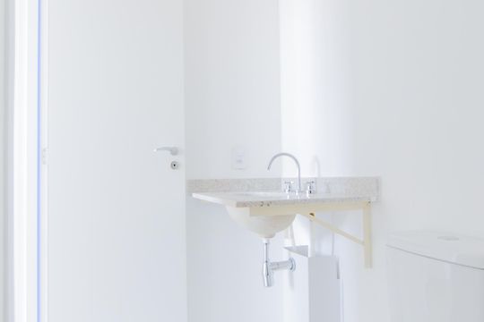 Banheiro da Suíte  de apartamento para alugar com 2 quartos, 56m² em Gopouva, Guarulhos