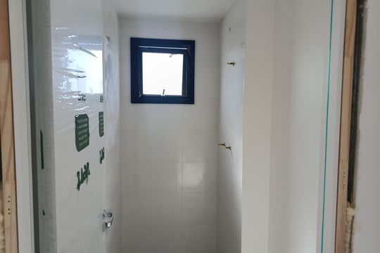 Banheiro de apartamento à venda com 2 quartos, 46m² em Vila Granada, São Paulo