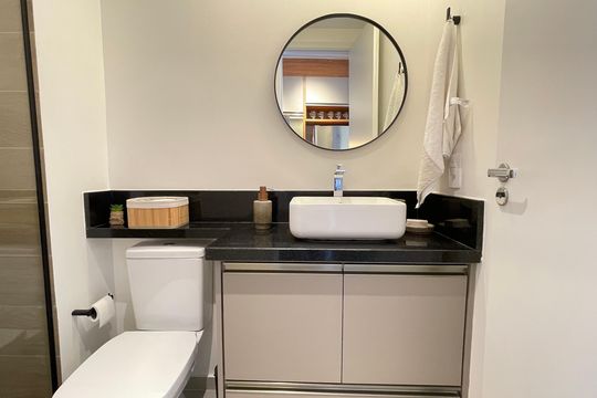 Banheiro de kitnet/studio para alugar com 1 quarto, 25m² em Butantã, São Paulo