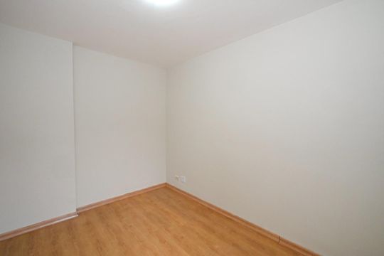 Quarto de apartamento para alugar com 2 quartos, 72m² em Chácara Agrindus, Taboão da Serra