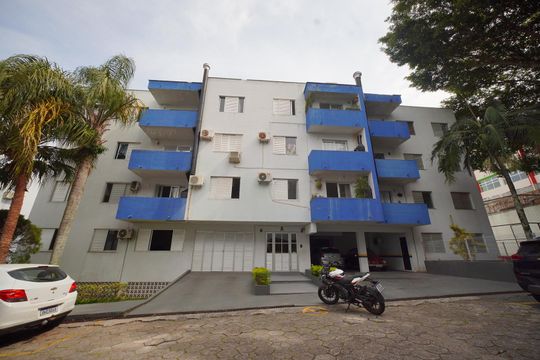 Fachada do bloco de apartamento para alugar com 3 quartos, 209m² em Capoeiras, Florianópolis