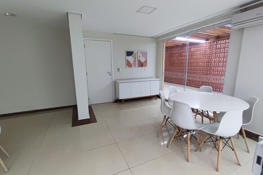 Área externa de apartamento para alugar com 3 quartos, 98m² em Cambuí, Campinas