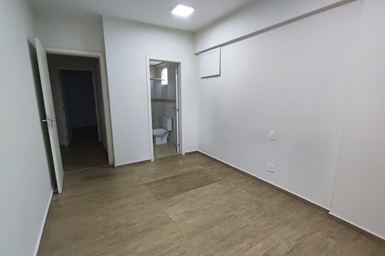 Quarto de apartamento para alugar com 3 quartos, 98m² em Cambuí, Campinas