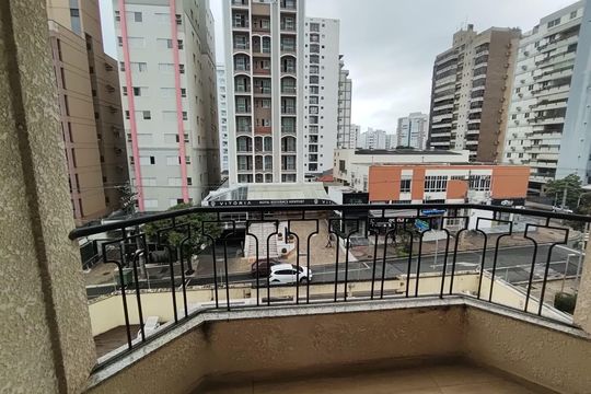 Varanda de apartamento para alugar com 3 quartos, 98m² em Cambuí, Campinas