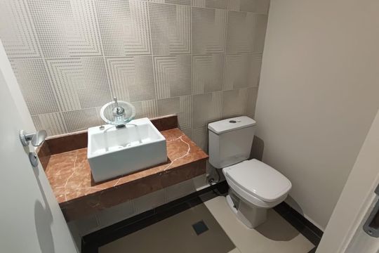 Banheiro de apartamento para alugar com 3 quartos, 98m² em Cambuí, Campinas