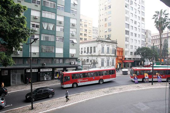 Vista da suíte  de kitnet/studio à venda com 1 quarto, 32m² em Centro Histórico, Porto Alegre