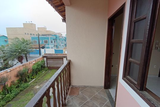 VARANDA DE QUARTO 1 de casa de condomínio para alugar com 2 quartos, 76m² em Enseada das Gaivotas, Rio das Ostras
