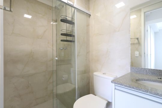 Banheiro de apartamento para alugar com 2 quartos, 41m² em Lapa de Baixo, São Paulo