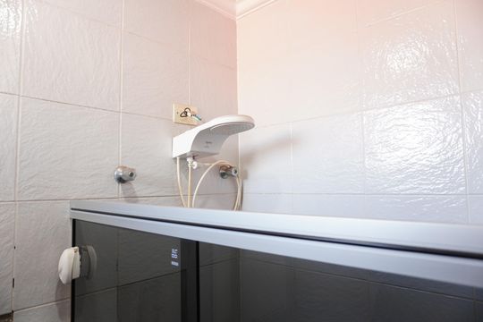 Quarto Suíte 4 (banheiro) de casa para alugar com 4 quartos, 386m² em Vila Carmem, São Carlos
