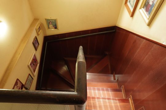 Escada de casa para alugar com 4 quartos, 386m² em Vila Carmem, São Carlos