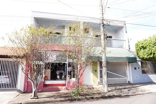 Fachada de casa para alugar com 4 quartos, 386m² em Vila Carmem, São Carlos