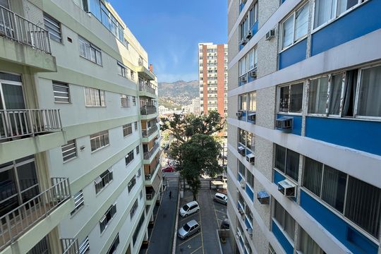 Vista do Quarto 2 de apartamento para alugar com 3 quartos, 81m² em Méier, Rio de Janeiro
