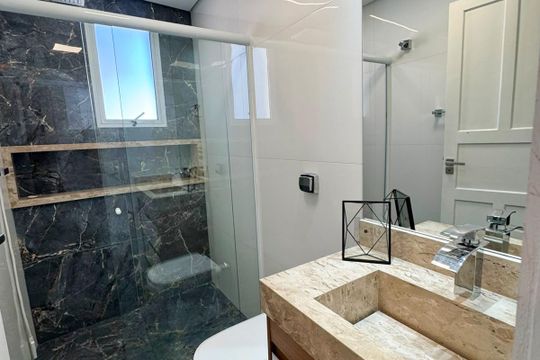 Banheiro de casa para alugar com 4 quartos, 420m² em City América, São Paulo