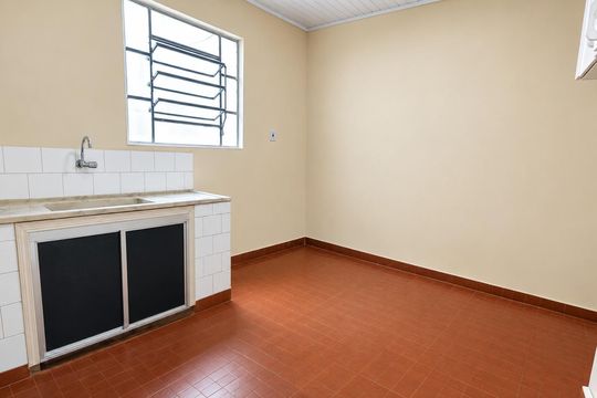 Cozinha de casa à venda com 2 quartos, 200m² em Vila Lucinda, Santo André