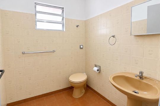 Banheiro de casa à venda com 2 quartos, 200m² em Vila Lucinda, Santo André