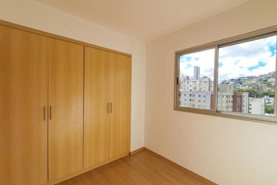 Quarto de apartamento para alugar com 2 quartos, 80m² em Vila Barragem Santa Lucia, Belo Horizonte