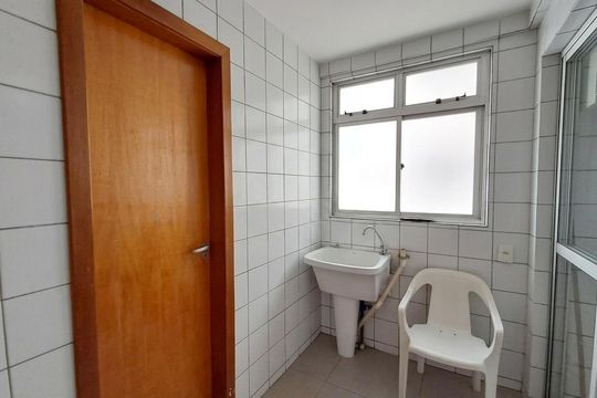 Área de serviço de apartamento para alugar com 2 quartos, 80m² em Vila Barragem Santa Lucia, Belo Horizonte