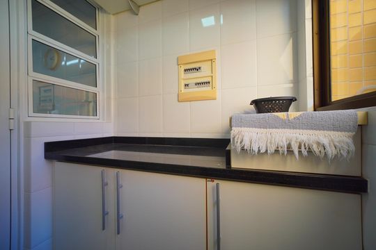 Área de Serviço  de apartamento para alugar com 2 quartos, 88m² em Itacorubi, Florianópolis